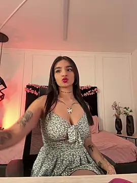 Snapshot of Abriil_cutee chatting on 8, 4, 2026 Abriil cutee online show from 8, 4, 2026