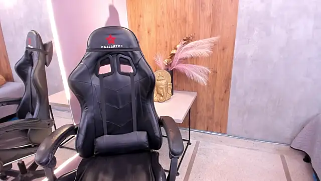 Abriil cutee online show from 6, 7, 2026