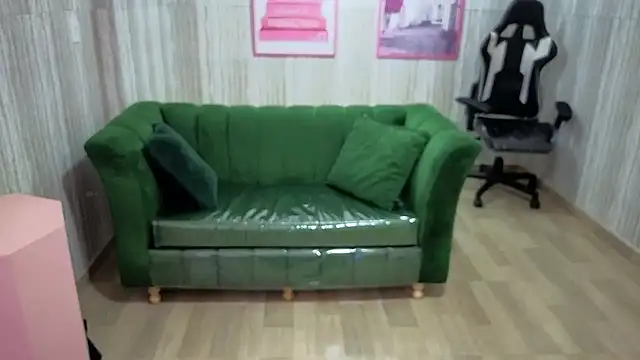 Snapshot of zedin02_a chatting on 15, 4, 2026 zedin02 a online show from 15, 4, 2026