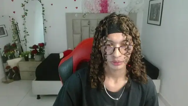 Snapshot of Axel_fox77 chatting on 8, 6, 2026 Axel fox77 online show from 8, 6, 2026