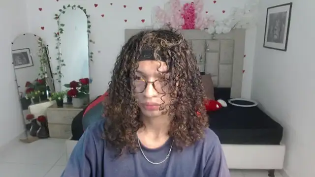 Snapshot of Axel_fox77 chatting on 9, 6, 2026 Axel fox77 online show from 9, 6, 2026