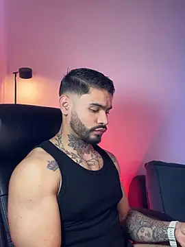 Snapshot of thiago_ferrari_ chatting on 18, 3, 2026 thiago ferrari online show from 18, 3, 2026