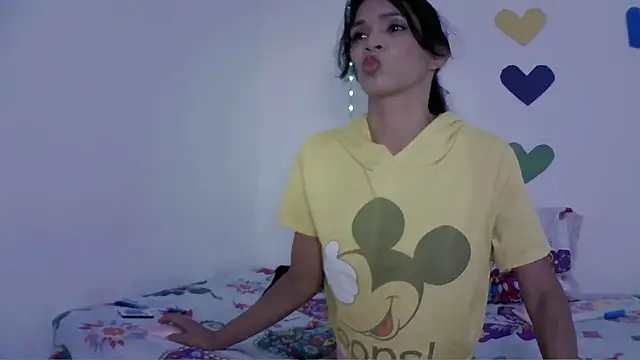 Mia Suarez7 online show from 27, 3, 2026