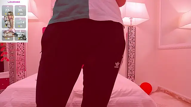 Snapshot of AmandaL1 chatting on 27, 11, 2025 AmandaL1 online show from 27, 11, 2025