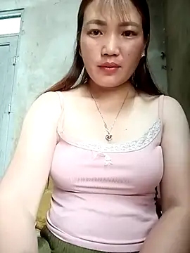Snapshot of Nunaa2x chatting on 21, 5, 2026 Nunaa2x online show from 21, 5, 2026