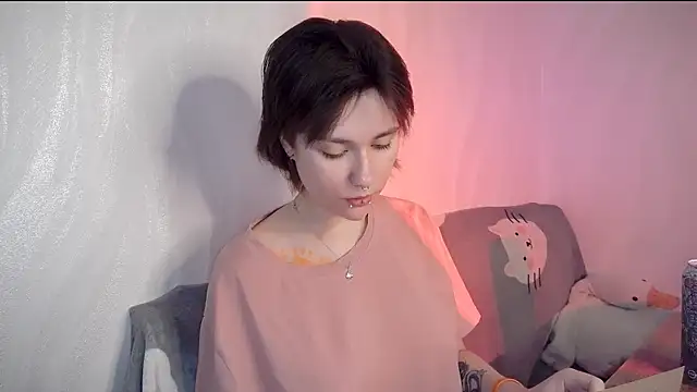 Snapshot of UwuJudy_Osas chatting on 2, 4, 2026 UwuJudy Osas online show from 2, 4, 2026