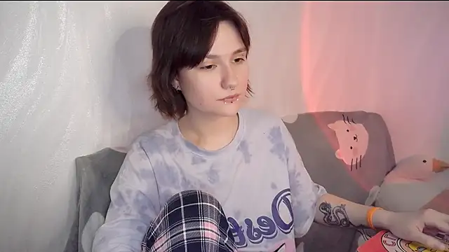 Snapshot of UwuJudy_Osas chatting on 14, 4, 2026 UwuJudy Osas online show from 14, 4, 2026