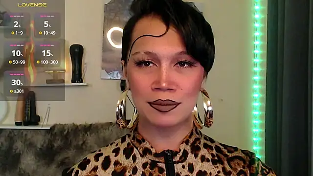 Snapshot of deliciousClaire chatting on 7, 4, 2026 deliciousClaire online show from 7, 4, 2026