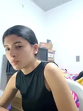 Snapshot of honeyhotgirl19 chatting on 22, 2, 2026 honeyhotgirl19 online show from 22, 2, 2026