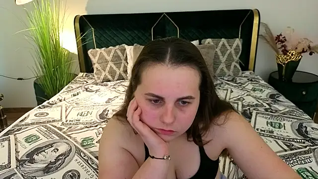 Snapshot of MikaFoxy chatting on 27, 4, 2026 MikaFoxy online show from 27, 4, 2026