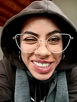 Canela Osada  online show from 27, 2, 2026