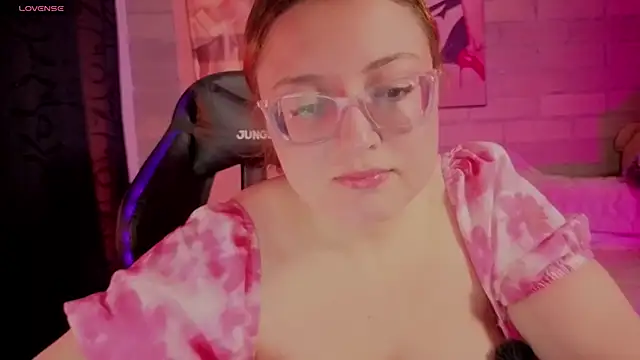 Snapshot of Mia_Franklyn chatting on 8, 3, 2026 Mia Franklyn online show from 8, 3, 2026