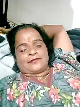 Snapshot of kiiuu_sexe chatting on 2, 4, 2026 kiiuu sexe online show from 2, 4, 2026