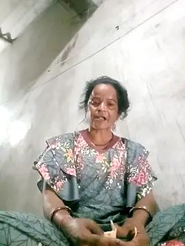 Snapshot of kiiuu_sexe chatting on 4, 4, 2026 kiiuu sexe online show from 4, 4, 2026