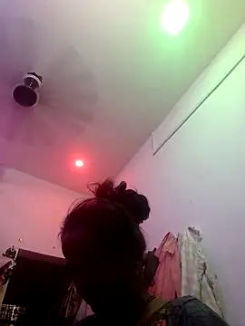 Snapshot of kiiuu_sexe chatting on 15, 4, 2026 kiiuu sexe online show from 15, 4, 2026