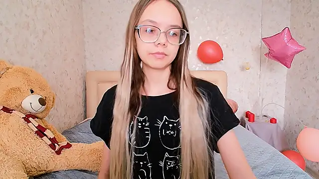 Snapshot of LolliStrawberry chatting on 14, 3, 2026 LolliStrawberry online show from 14, 3, 2026