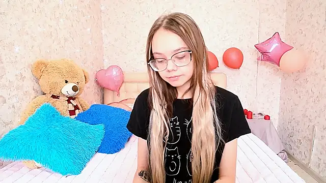 Snapshot of LolliStrawberry chatting on 16, 3, 2026 LolliStrawberry online show from 16, 3, 2026