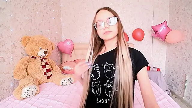 Snapshot of LolliStrawberry chatting on 16, 3, 2026 LolliStrawberry online show from 16, 3, 2026