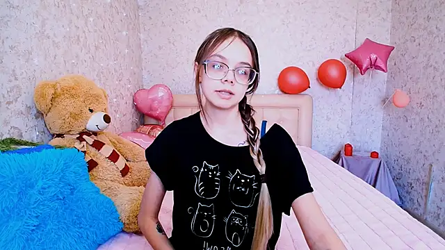 Snapshot of LolliStrawberry chatting on 21, 3, 2026 LolliStrawberry online show from 21, 3, 2026