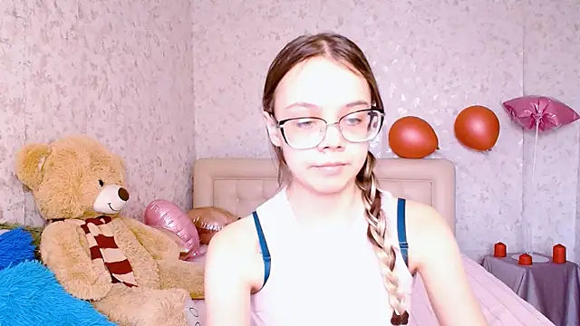 Snapshot of LolliStrawberry chatting on 25, 3, 2026 LolliStrawberry online show from 25, 3, 2026