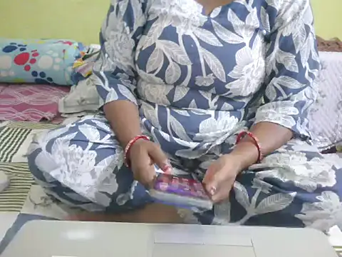 Snapshot of mohini_bhabhi chatting on 19, 7, 2026 mohini bhabhi online show from 19, 7, 2026