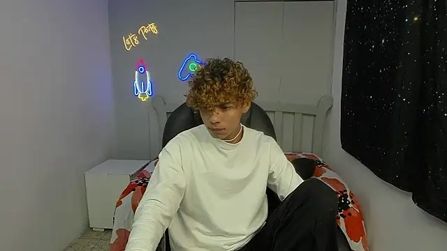 Snapshot of Anyelo_Twink chatting on 2, 2, 2026 Anyelo Twink online show from 2, 2, 2026