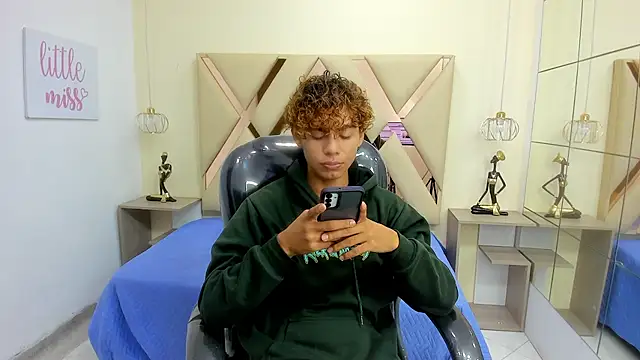 Snapshot of Anyelo_Twink chatting on 24, 2, 2026 Anyelo Twink online show from 24, 2, 2026