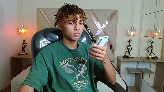 Snapshot of Anyelo_Twink chatting on 25, 3, 2026 Anyelo Twink online show from 25, 3, 2026