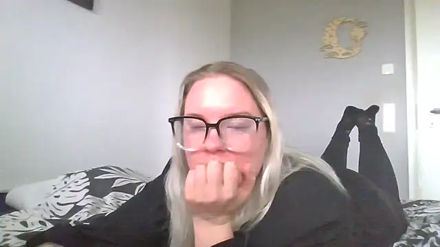 Snapshot of MinchenBienchen98 chatting on 11, 2, 2026 MinchenBienchen98 online show from 11, 2, 2026