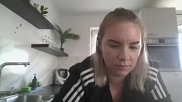 Snapshot of MinchenBienchen98 chatting on 26, 2, 2026 MinchenBienchen98 online show from 26, 2, 2026