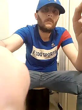 Snapshot of 80julien chatting on 12, 1, 2026 80julien online show from 12, 1, 2026