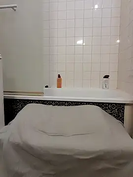 Snapshot of 80julien chatting on 16, 3, 2026 80julien online show from 16, 3, 2026