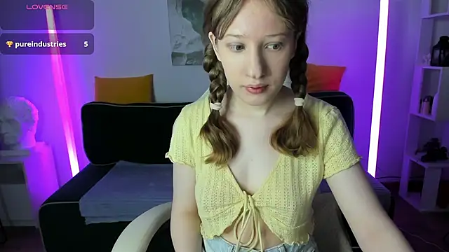 Snapshot of tracy_aw chatting on 2, 4, 2026 tracy aw online show from 2, 4, 2026