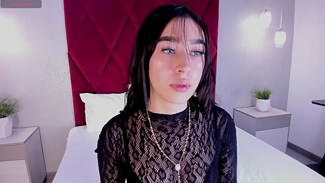 Snapshot of emily_clarkk_ chatting on 8, 4, 2026 emily clarkk online show from 8, 4, 2026