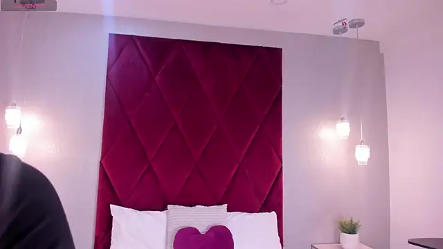 Snapshot of emily_clarkk_ chatting on 10, 4, 2026 emily clarkk online show from 10, 4, 2026