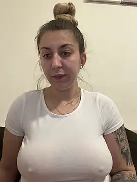 Snapshot of dalia0710 chatting on 15, 4, 2026 dalia0710 online show from 15, 4, 2026