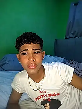 Snapshot of honey_hott chatting on 27, 4, 2026 honey hott online show from 27, 4, 2026