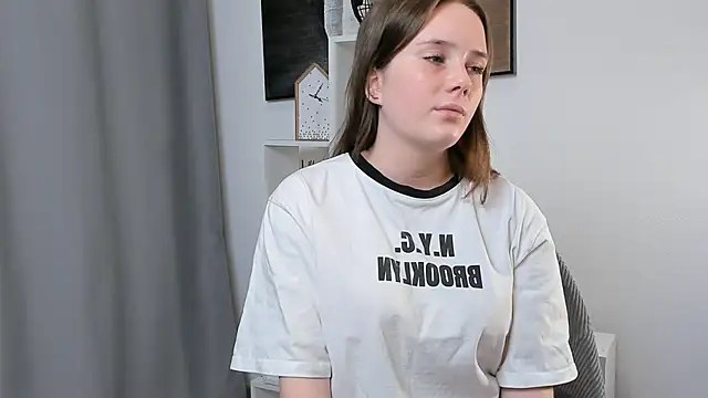 GenevieNyreen online show from 12, 1, 2026