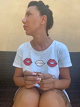 Snapshot of Missolevelvet chatting on 5, 7, 2026 Missolevelvet online show from 5, 7, 2026
