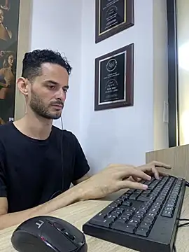 Snapshot of gatoquiles chatting on 5, 2, 2026 gatoquiles online show from 5, 2, 2026
