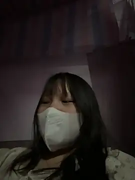 Snapshot of Charlotte-ee chatting on 13, 1, 2026 Charlotte-ee online show from 13, 1, 2026