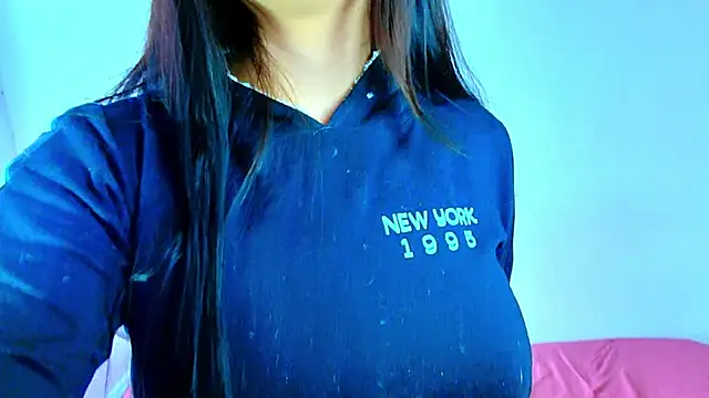 Snapshot of Anniecute__ chatting on 5, 6, 2026 Anniecute online show from 5, 6, 2026