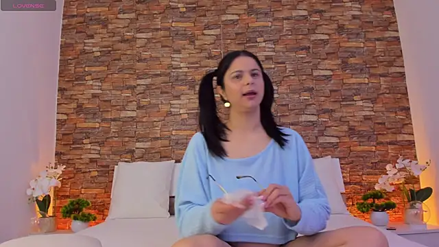 Snapshot of Olivia__Taylor chatting on 30, 3, 2026 Olivia Taylor online show from 30, 3, 2026