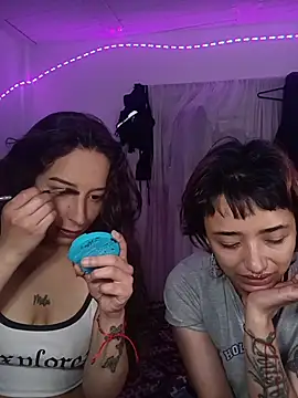 Snapshot of AlexxaAndRileyy chatting on 28, 6, 2026 AlexxaAndRileyy online show from 28, 6, 2026
