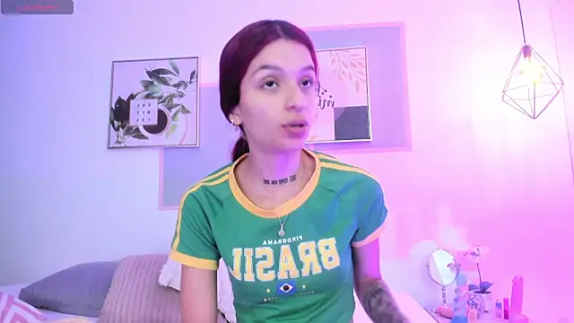 Snapshot of april_jones05 chatting on 27, 3, 2026 april jones05 online show from 27, 3, 2026