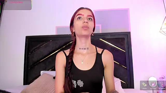 Snapshot of april_jones05 chatting on 5, 4, 2026 april jones05 online show from 5, 4, 2026