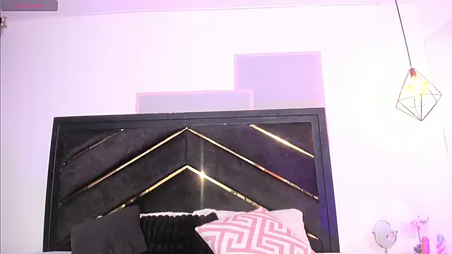 Snapshot of april_jones05 chatting on 17, 4, 2026 april jones05 online show from 17, 4, 2026