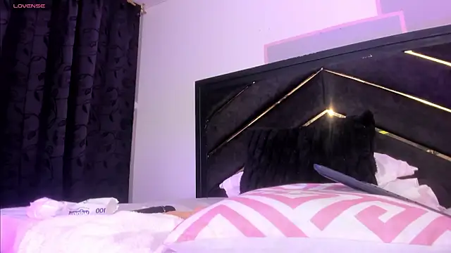 Snapshot of april_jones05 chatting on 18, 4, 2026 april jones05 online show from 18, 4, 2026