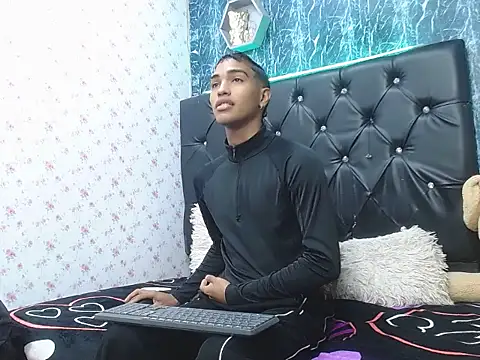 emersson sex18 online show from 13, 1, 2026