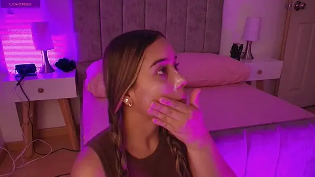 Lucy Carson  online show from 26, 3, 2026